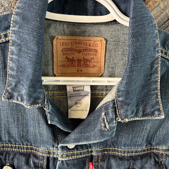 Youth Levi's Dark Wash Jean Jacket - Size Youth Medium - Picture 3 of 3